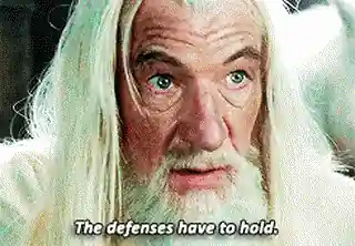 Gandalf, inquiet, guette les défenses